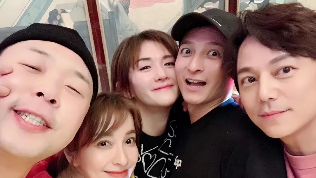 谢娜|快乐大本营停播4个月，谢娜和吴昕的事业拉开距离，后来者居上