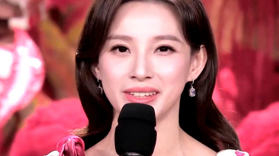 元宵晚会|元宵晚会最惊艳女星：万茜女王范，金晨粉嫩，林允穿着剪纸出来了