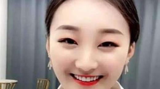 朱小伟现身跟陈亚男的婚房，室内装修漂亮，如今却一片狼藉