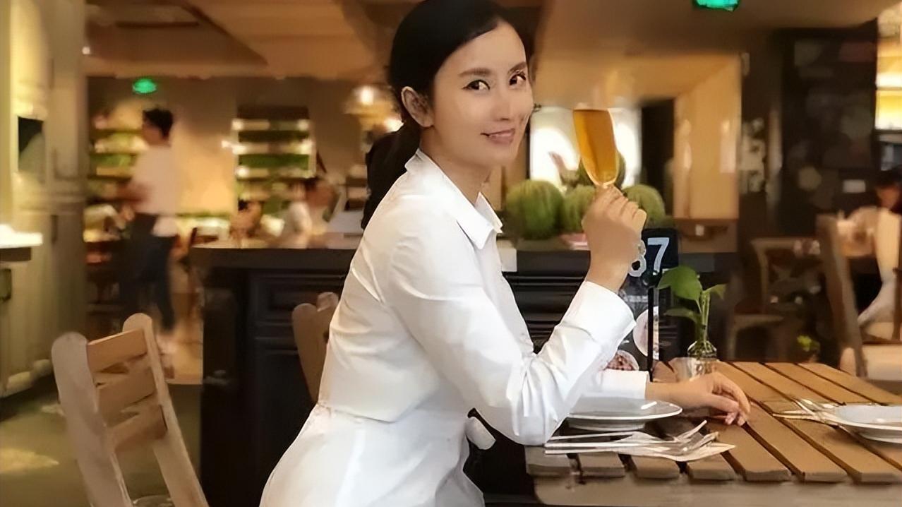 伏玟晓|伏玟晓官宣离婚！相亲节目闪婚，二婚嫁富豪有一子，坦言伤口已愈