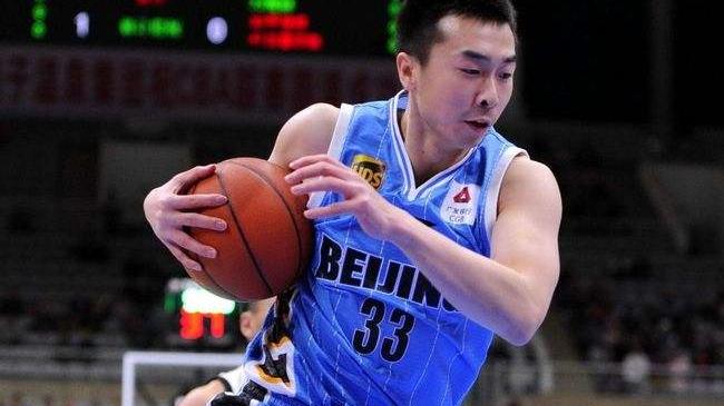 尼斯|首钢三外援输琼斯，雅尼斯有无责任，北京输球怪手感还是突破差？