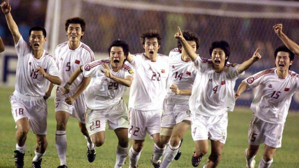 国足|回顾国足04亚洲杯最强阵容球员现状：多人成为主帅，李铁不在其中