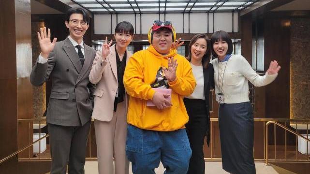 禹英雨|姜其永在《非常律师禹英禑》这几段都是即兴表演，引发热烈讨论！