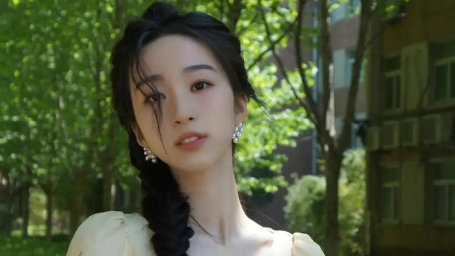 央视|马凡舒凭实力扭转花瓶之说，沈倩实力超群，央视主持人才辈出