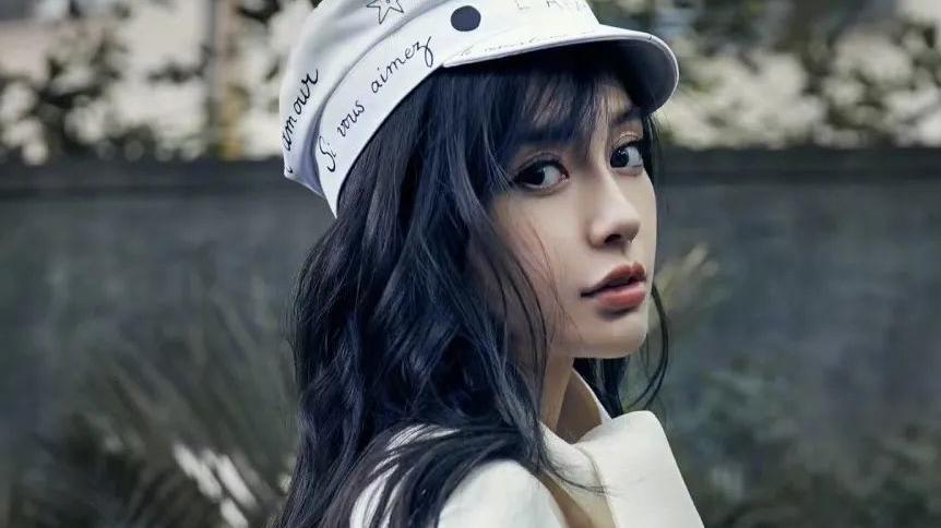 |张艺兴最近混迹各种导演酒局之中，他这么拼是为了自己旗下练习生