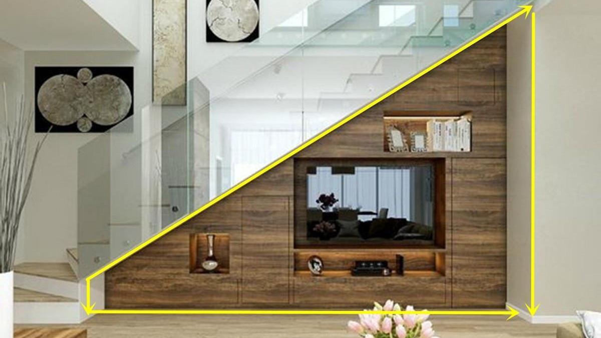 楼梯下只做电视墙有些浪费，试试再挤挤，能多出这么多功能区