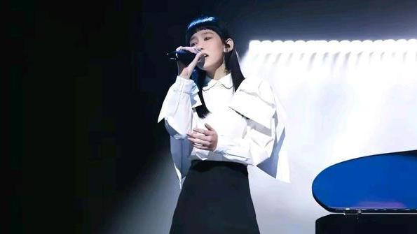 炎明熹|炎明熹歌曲热力值超过毛不易夺得第一名，她能成为下一个邓紫棋吗