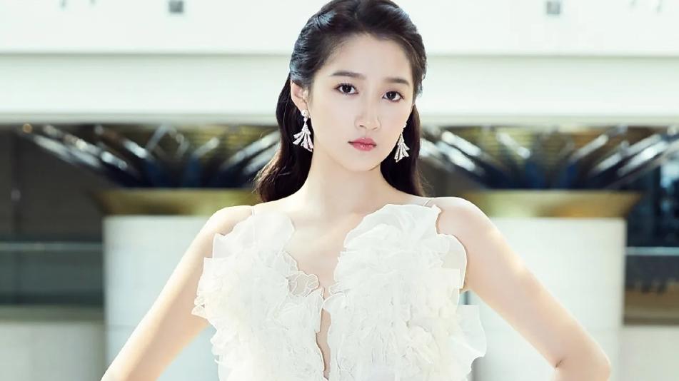 关晓彤|关晓彤，看了她演的一仆二主和好先生，感觉还是不错的