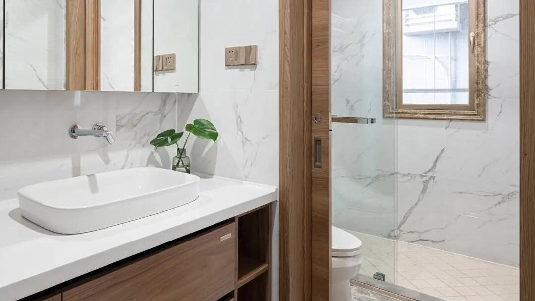 20w的硬装毁在门槛石，别说人家丑，那是师傅不会装