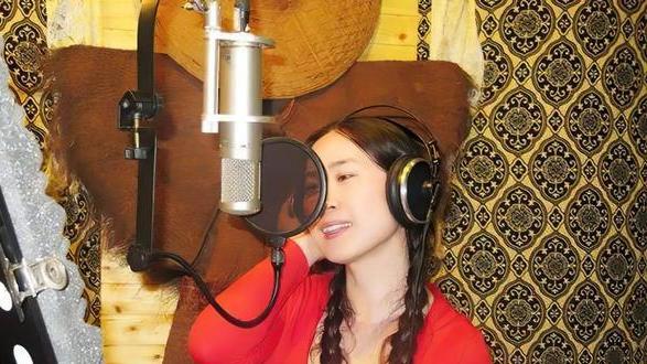 芙蓉姐姐|45岁的芙蓉姐姐：从万民嘲讽到身价过亿，如今精致妩媚，生活幸福