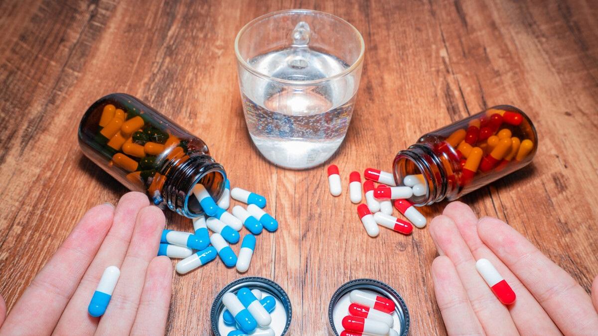 近视|2天吃了7种感冒药，女孩出现肝损伤，这种用药方法有危险