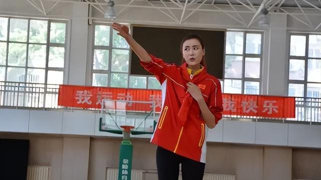 许诺|35岁许诺近照曝光！穿搭清爽靓丽，肤白貌美，择偶标准让人止步