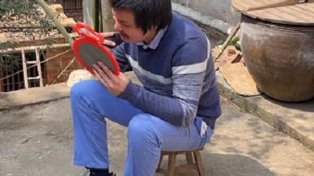 杨紫|牛爱芳新视频破绽太多，胡子剃光转眼又出来，网友：国家一级演员