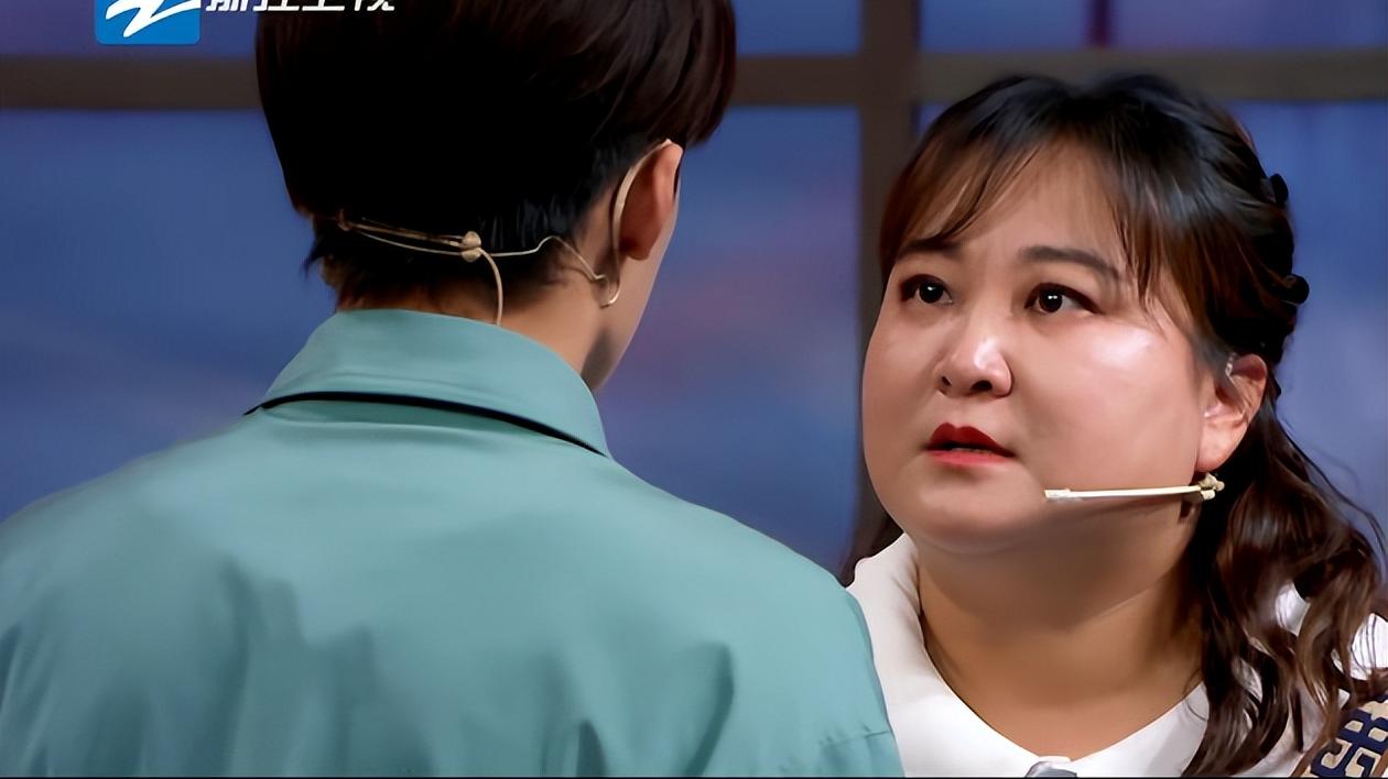 贾玲|王牌：贾玲确实该减肥了，化妆师把贾玲的脸和脖子画出了3种颜色