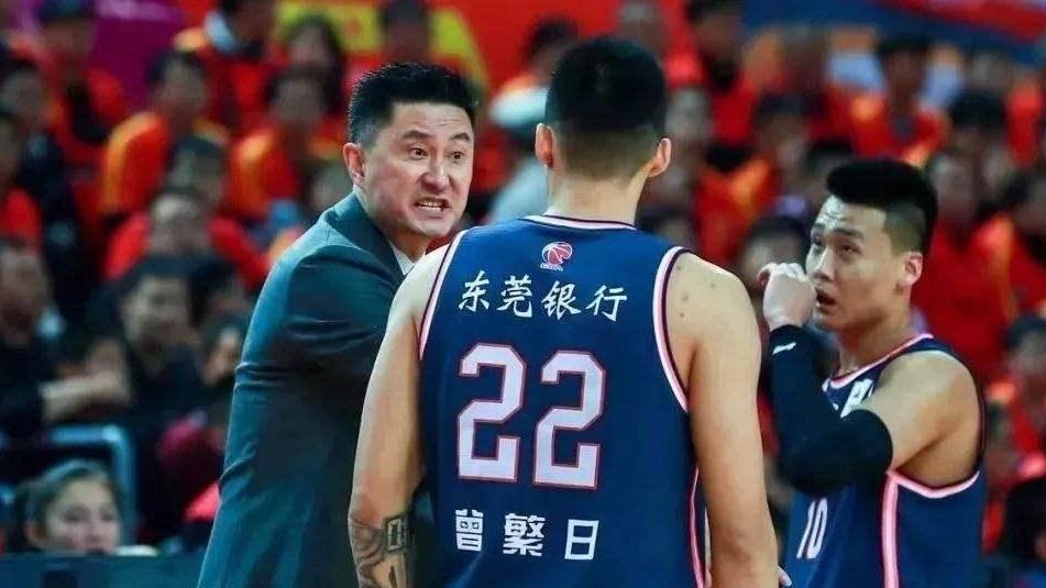 广东男篮|曾繁日面临转型问题，广东队赛季内线轮换该如何安排？