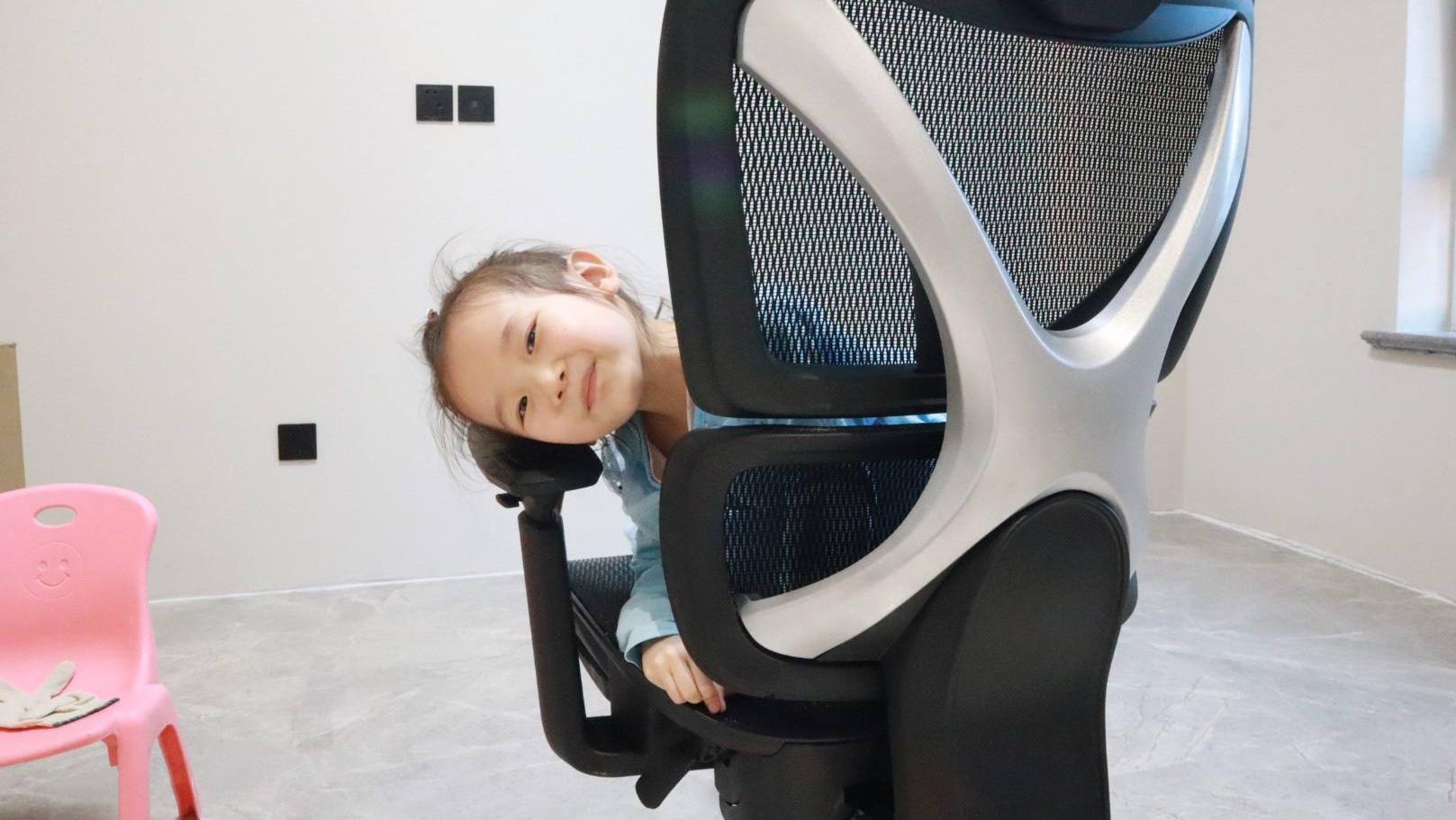 为了躺平，我把公司的椅子搬回了家，永艺XY人体工学椅体验