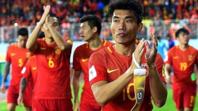 中国足协|国足迎来新年第一震，国脚终于付出代价，日薪六千成收入天花板