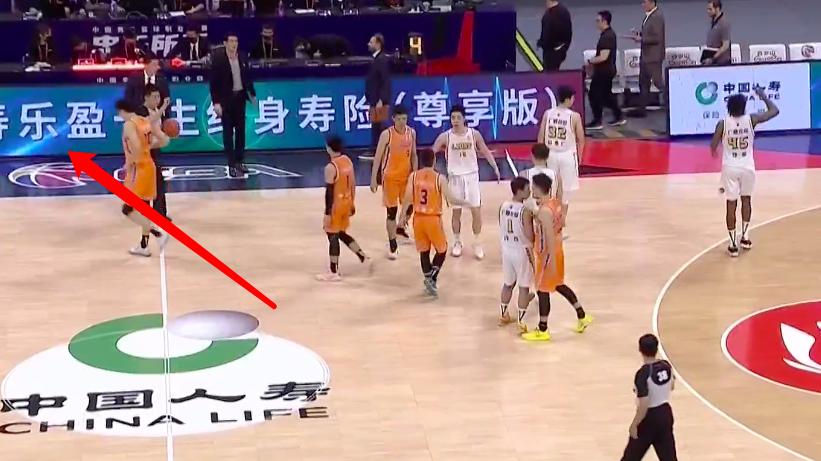 王哲林|4比29窝囊惨败，1打3没法打！王哲林拒绝握手退场，真是输不起吗