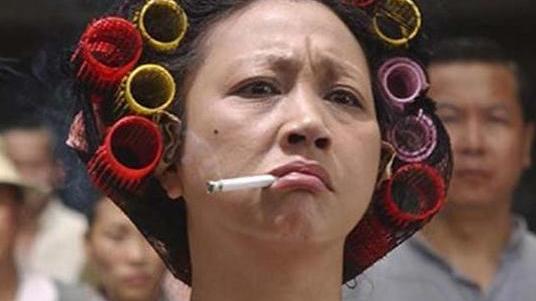 周星驰|还记得斧头帮琛哥吗? 和星爷签约8年只演了2部戏, 今娶黑道大佬女儿