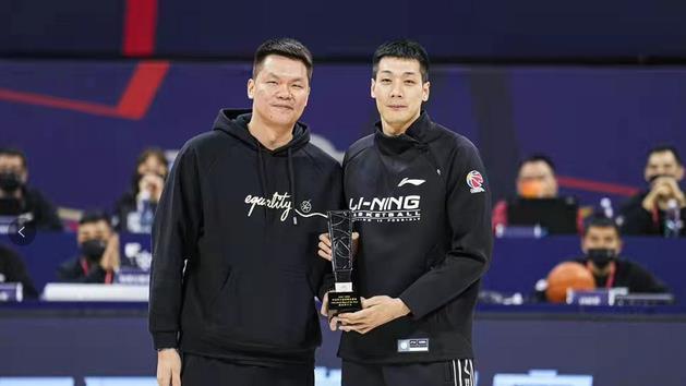 任骏飞|广东宏远正式官宣！任骏飞或缺席季后赛杜锋：对球队损失很大