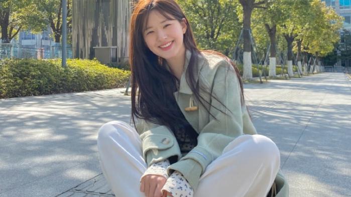 赵露思|杨洋赵露思被传恋爱绯闻，女方火速辟谣单身，此前诸多互动引争议