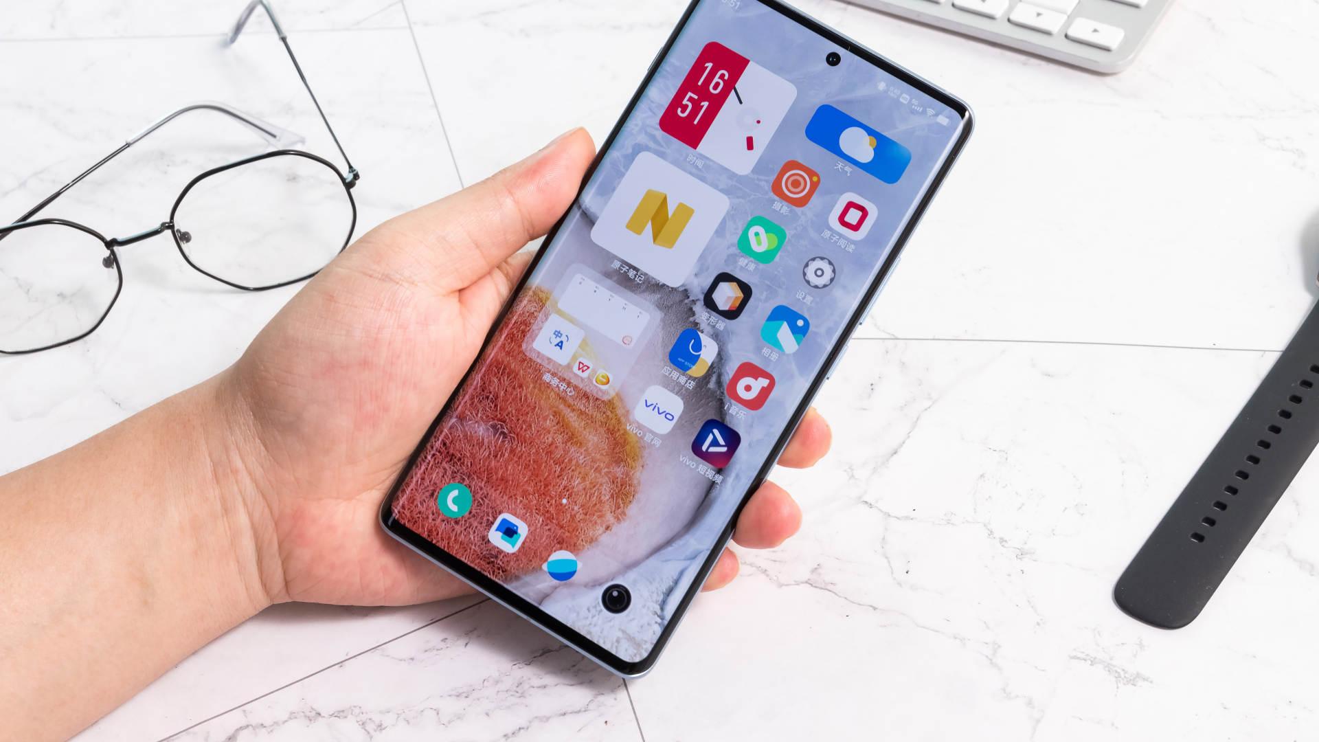 大屏|旗舰大屏提供便捷高效体验，vivo X Note化身新一代商务利器