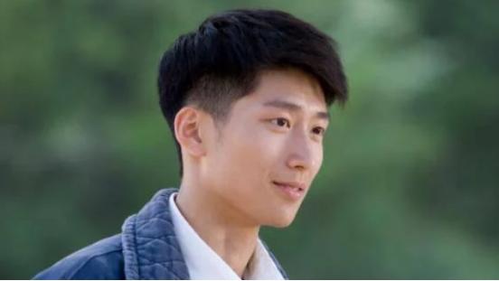 窦骁|窦骁成为让男人羡慕的豪门女婿，连发言权都没了，惹一众网友心疼