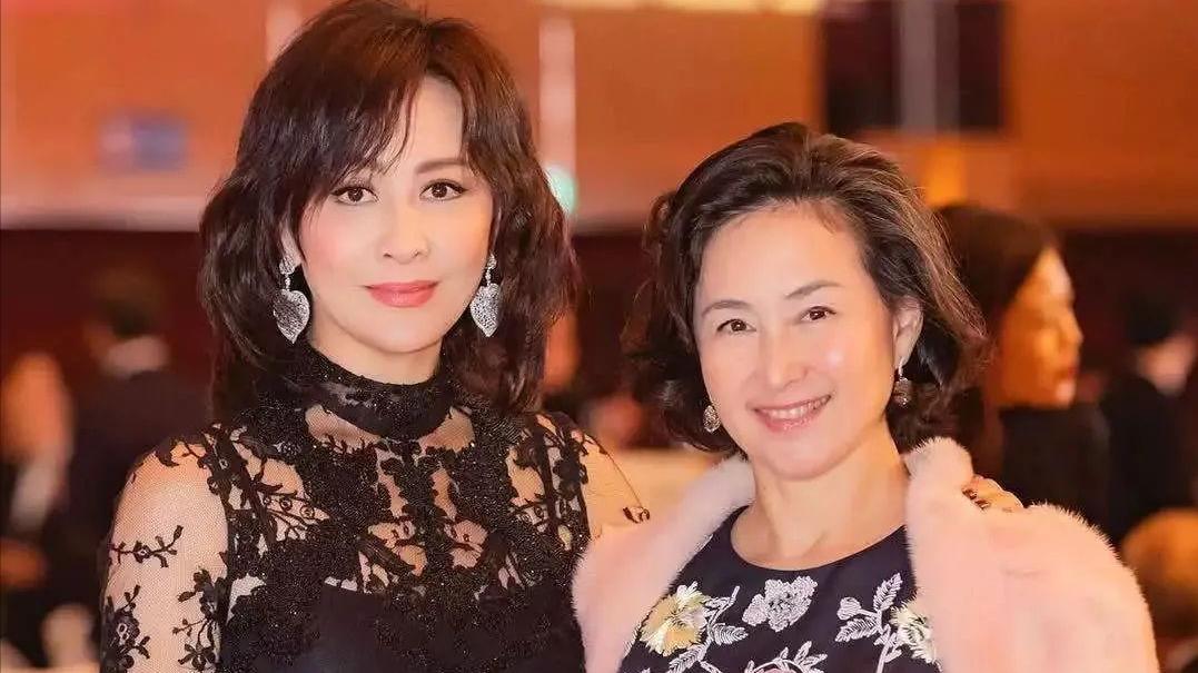 刘嘉玲|刘嘉玲：结交章泽天拉拢何超琼，富婆们成团出道，删掉杨颖微信毫不犹豫？