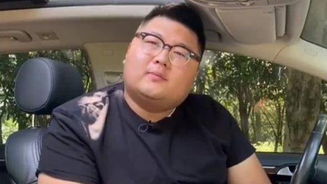 非诚勿扰|猴哥说车：官宣结婚，与何钰欣“剧本”成真，被扒非诚勿扰常驻？