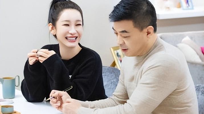 秦海璐|刚捧红就离婚？二婚娶影后秦海璐，一个愿打一个愿挨