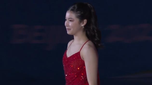 杜星霖|羽生结弦将登场！莎莎手捧神灯打酱油：她笑了，中国队组合惊艳