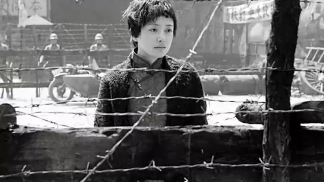 小贝|秦岚：为2个男人付出了一切，黄晓明让她赔得最惨