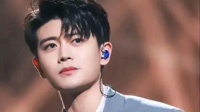 春晚|任嘉伦现身春晚彩排，国超就是这么秀！