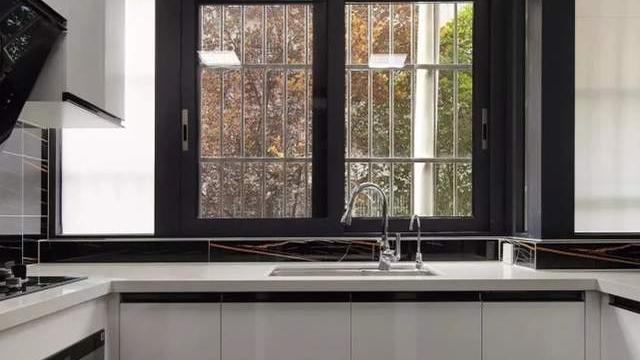 50平简约风公寓设计，整个客厅居然是哑光的