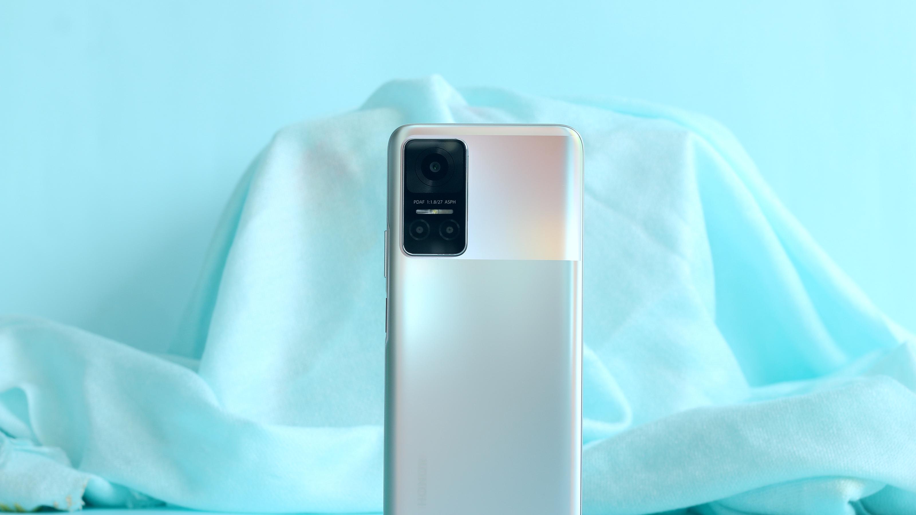 小米科技|天玑700+LCD屏幕+256G大存储，仅售1399元，荣耀新机首销已破万台