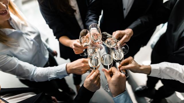 三伏天|牛皮癣患者可以喝酒吗，喝酒对牛皮癣有危害吗