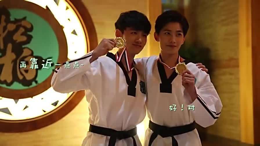 王一博|网友建议肖战、王一博、蔡徐坤代替男足参加国际比赛，至少很养眼