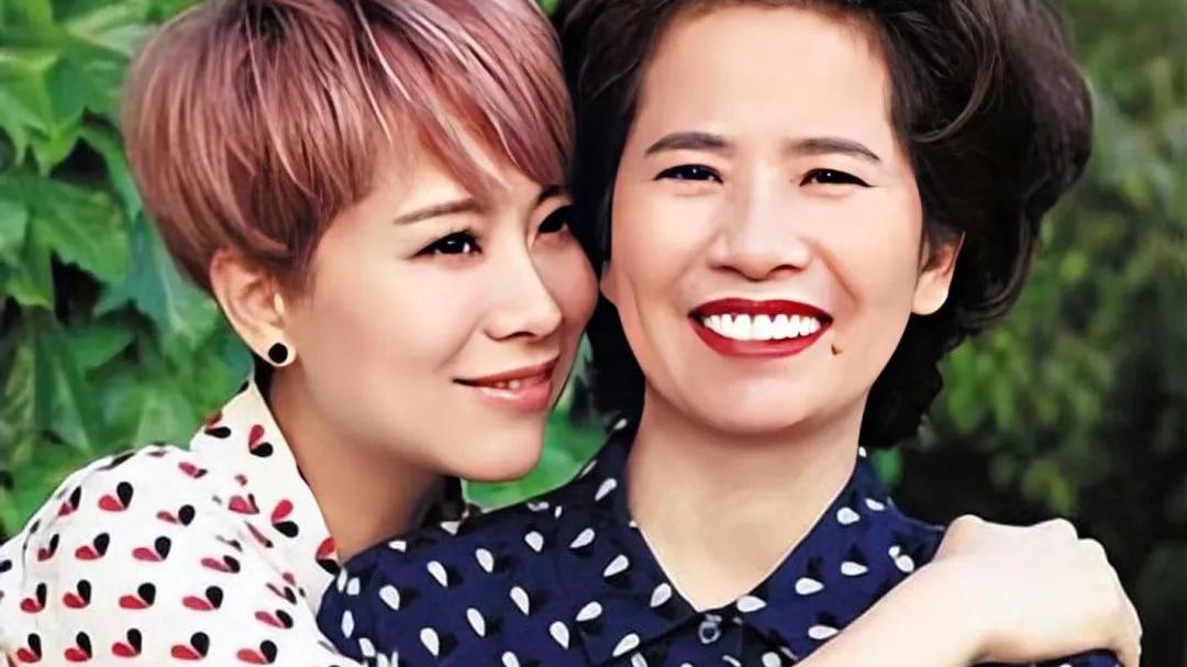 海清|表面是演员，实际个个出身名门的4位明星，他们的家世藏得可真深