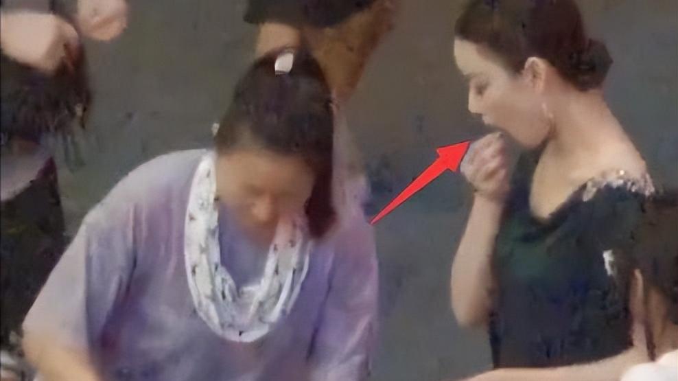 黄轩 继彩妆后黄轩再次颠覆传统拍大片风格大变被吐槽像大力水手吃菠菜