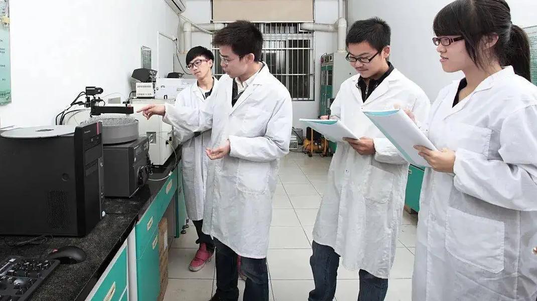 大学生|家里既没人脉又没背景，这些专业尽量别碰，将来找工作比较吃力