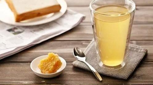疾病 蜂蜜水可以养颜瘦身吗？专家：别信了，它的真正功效只有这4个