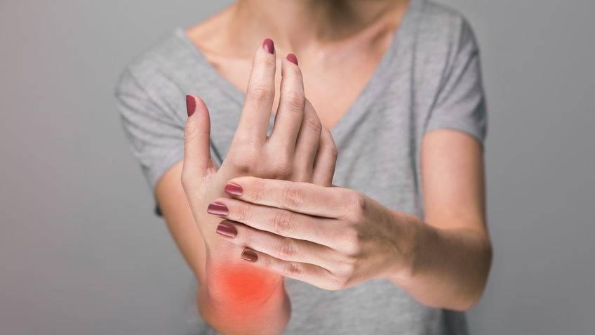 类风湿关节炎|春天容易发生类风湿性关节炎，或与这3个因素有关，要做好防护