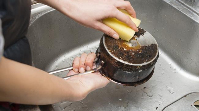如何正确使用家中的锅，错误使用锅的8个方法，会直接缩短锅的寿命