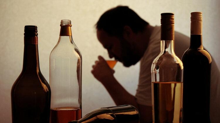长寿|荷兰研究：每天喝酒的人更可能长命百岁？真的靠谱吗