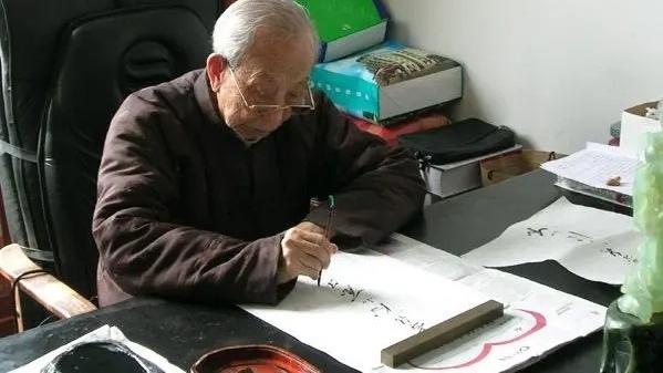 肝脏|国医大师李玉奇，被誉为“当代扁鹊”，他的5条养生秘诀值得借鉴