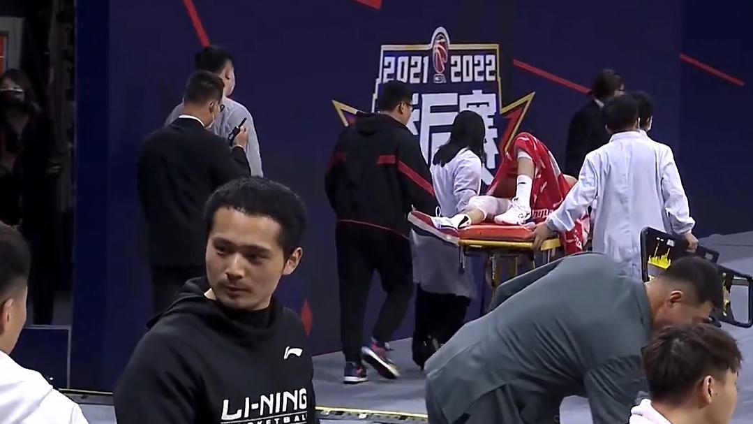 王珊珊|惨烈！赵岩昊伤退，孙铭徽45+7成大英雄，广厦3-0晋级与辽篮会师