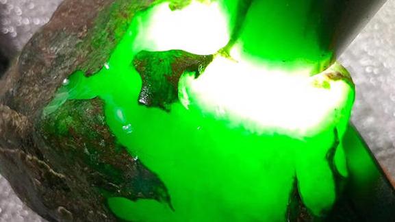 翡翠|翡翠原石的认知：不要只停留在新坑、老坑中，还有“山水之分”