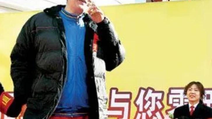 季后赛|2008年穆铁柱病逝，其儿女都是正常身高，都没有继承父亲的事业