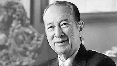 赌王|赌王88岁就病危却98岁才去世，为“续命”何家人都做了哪些努力？