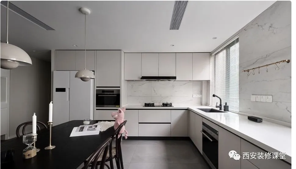 冰箱放厨房最好，怎么放是个问题